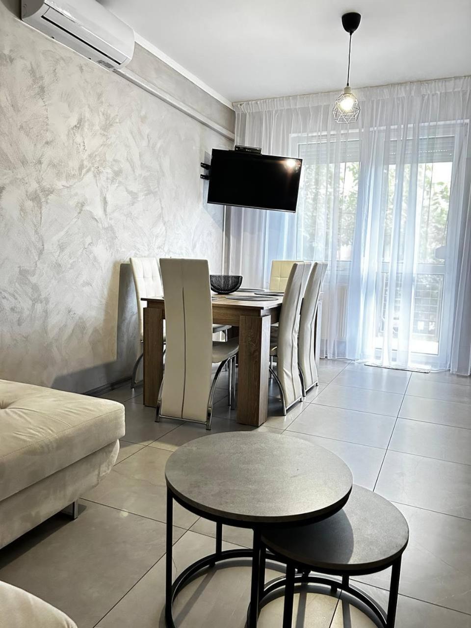 Sunhouse Apartman Hajduszoboszlo Luaran gambar
